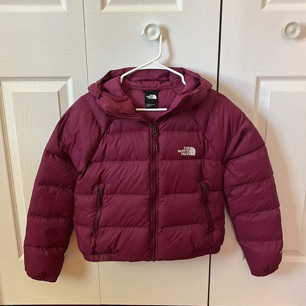 The North Face ✨ NWOT Boysenberry Crop Puffer Jacket